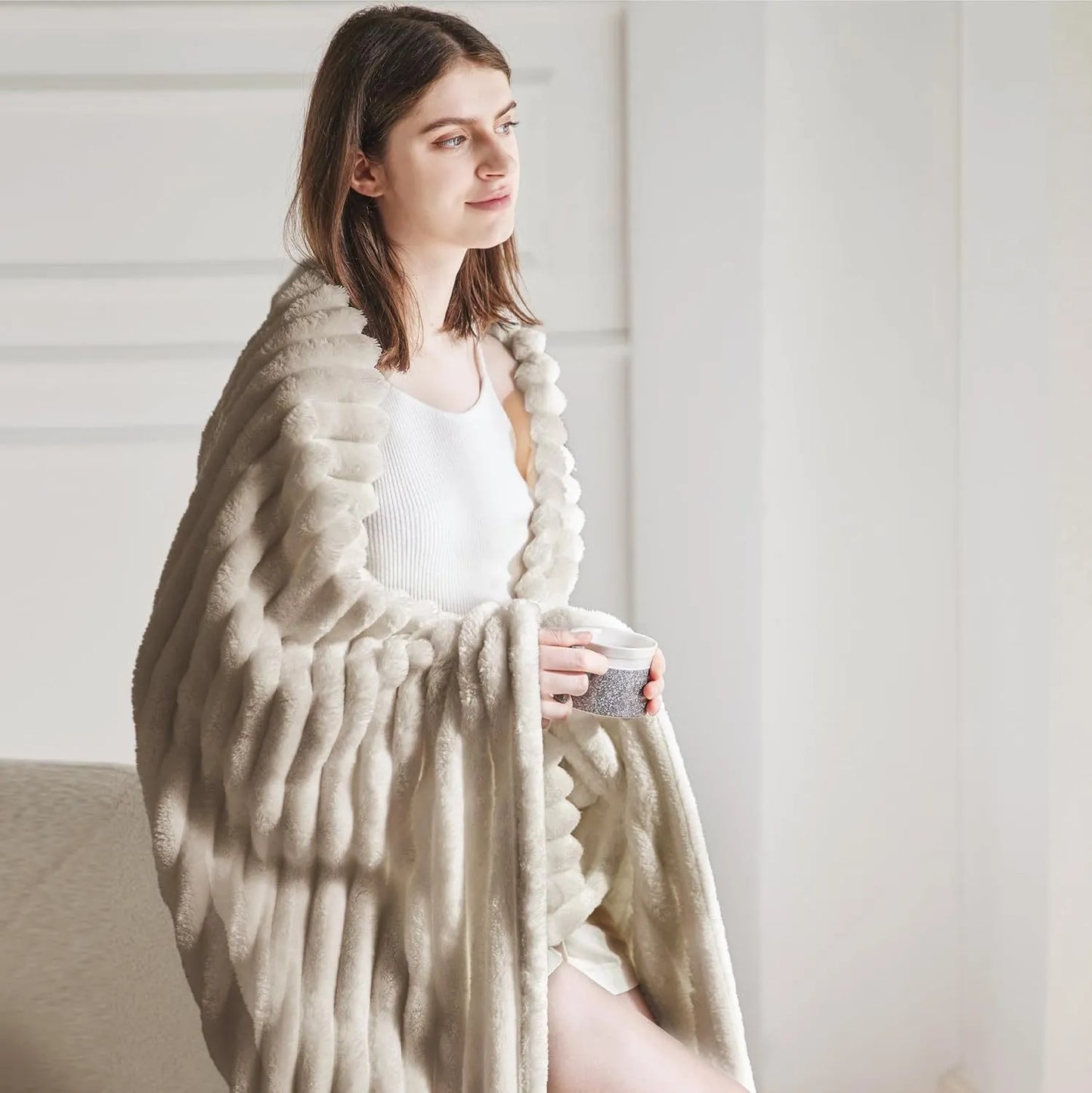 Luxury Plush Throw Blanket  | Ultra Soft Warm Fleece for Bed & Sofa